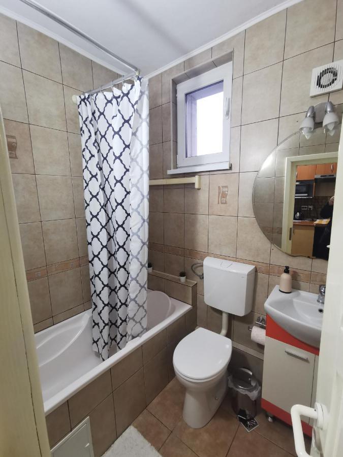Fun House - Spacious Apartment Near Old Town Braşov Exterior foto