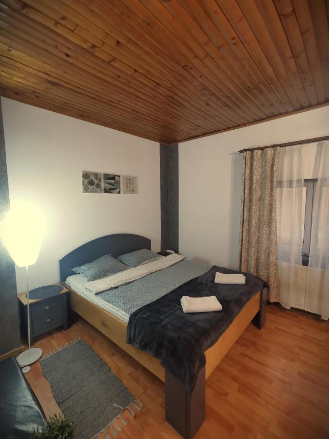 Fun House - Spacious Apartment Near Old Town Braşov Exterior foto
