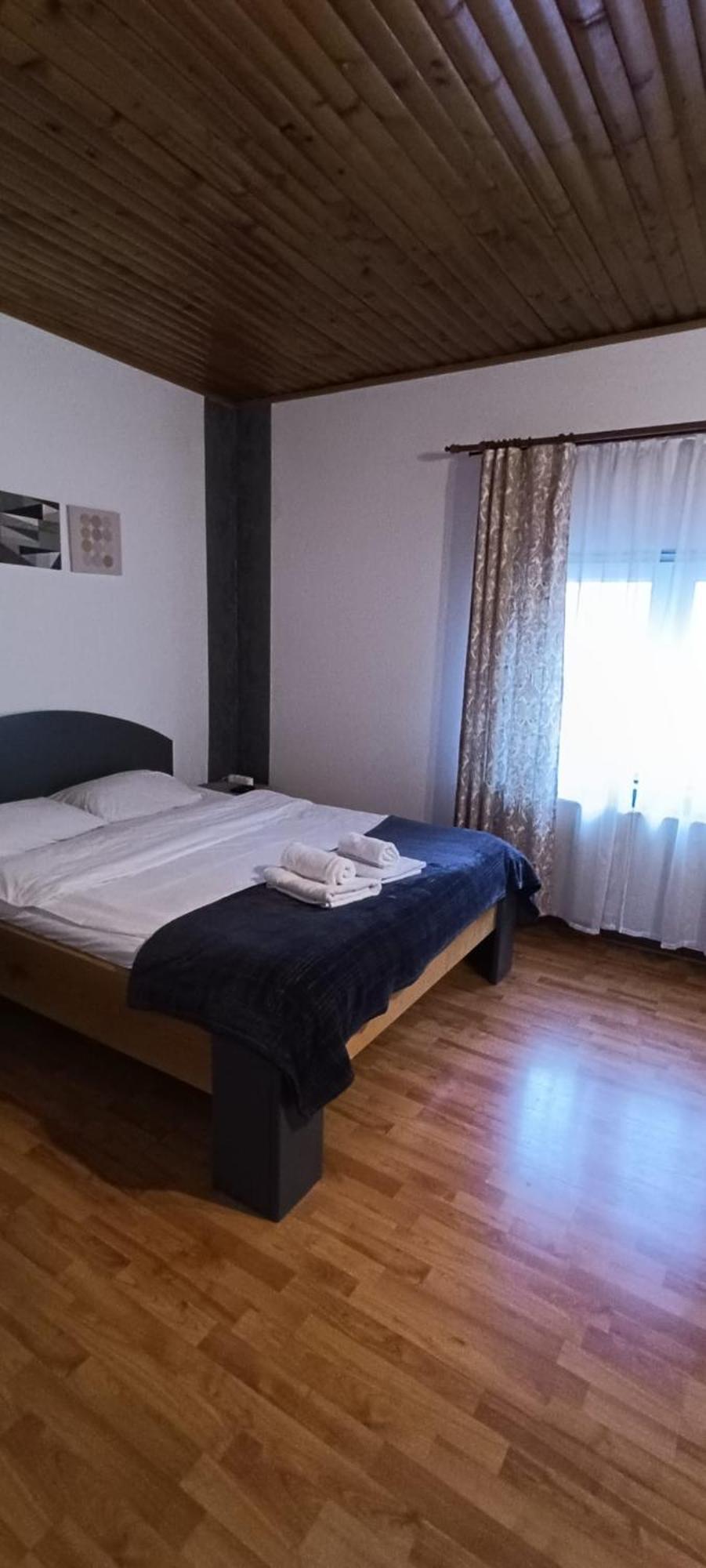 Fun House - Spacious Apartment Near Old Town Braşov Exterior foto